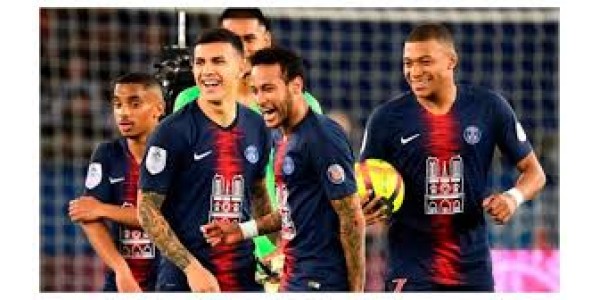 Le Paris Saint-Germain ajoute un autre nouveau joueur de la couronne